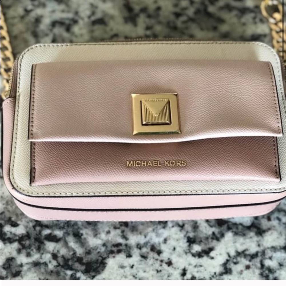 Michael Kors Crossbody Camera Bag - Picture 2 of 9